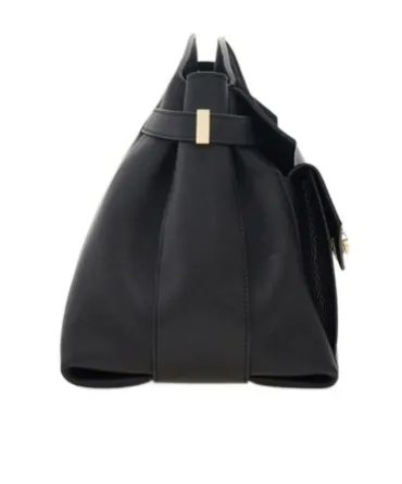 Multipocket Hug Crossbody Bag