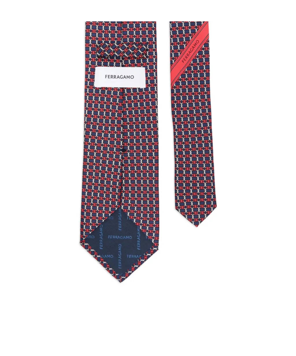 Pointed Tie