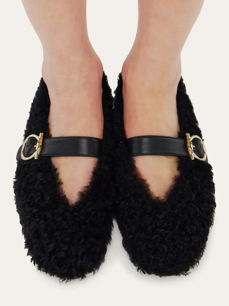 Buckle-Fastening Shearling Flats