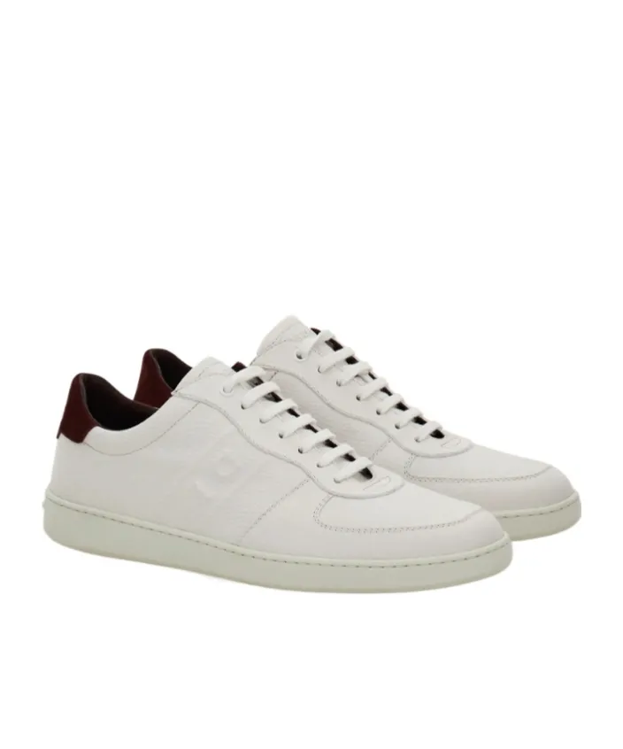 Low-Top Sneaker