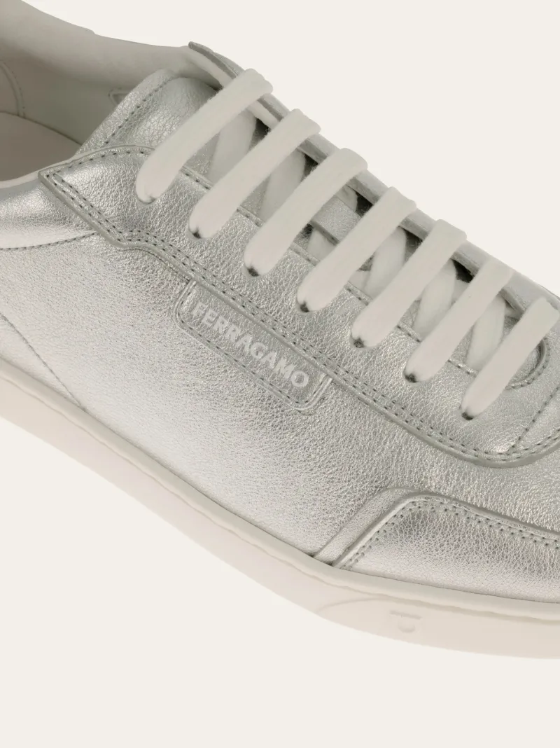 Low-Top Sneaker