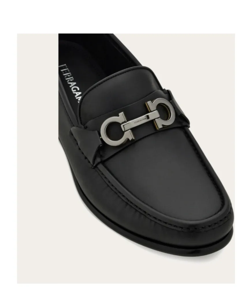 Gancini-Detail Loafers