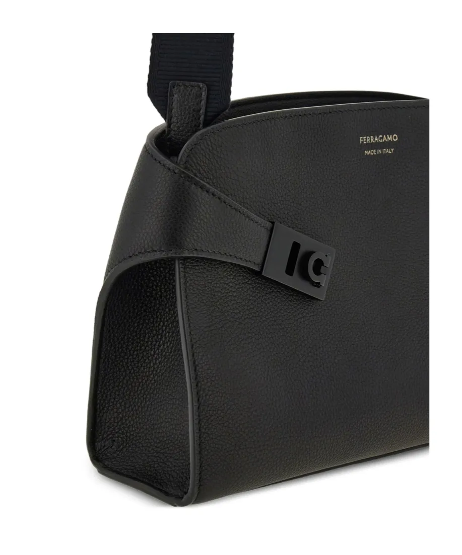 Hug Shoulder Bag