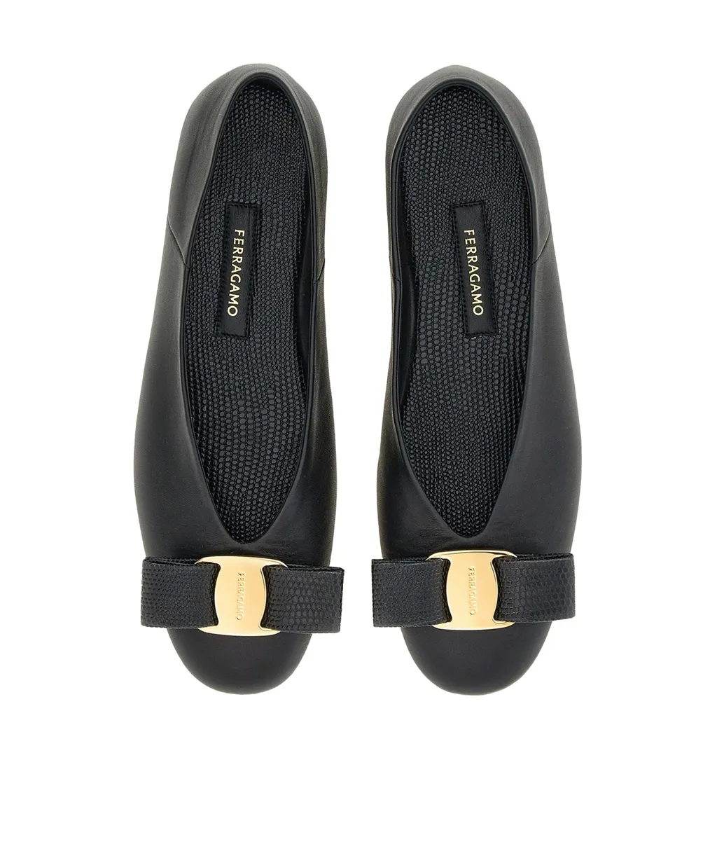 Round Toe Bow Detailed Ballet Flats