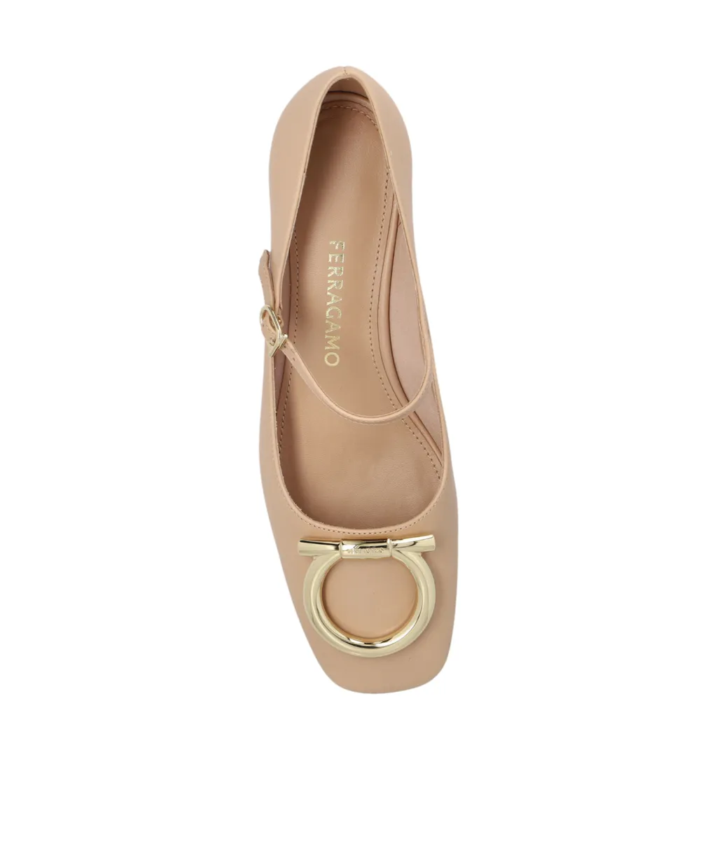 Heel Marry