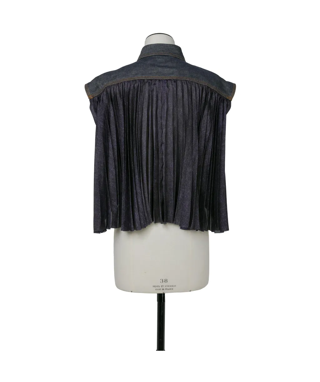 Collared Pleated Sleeveless Shirt