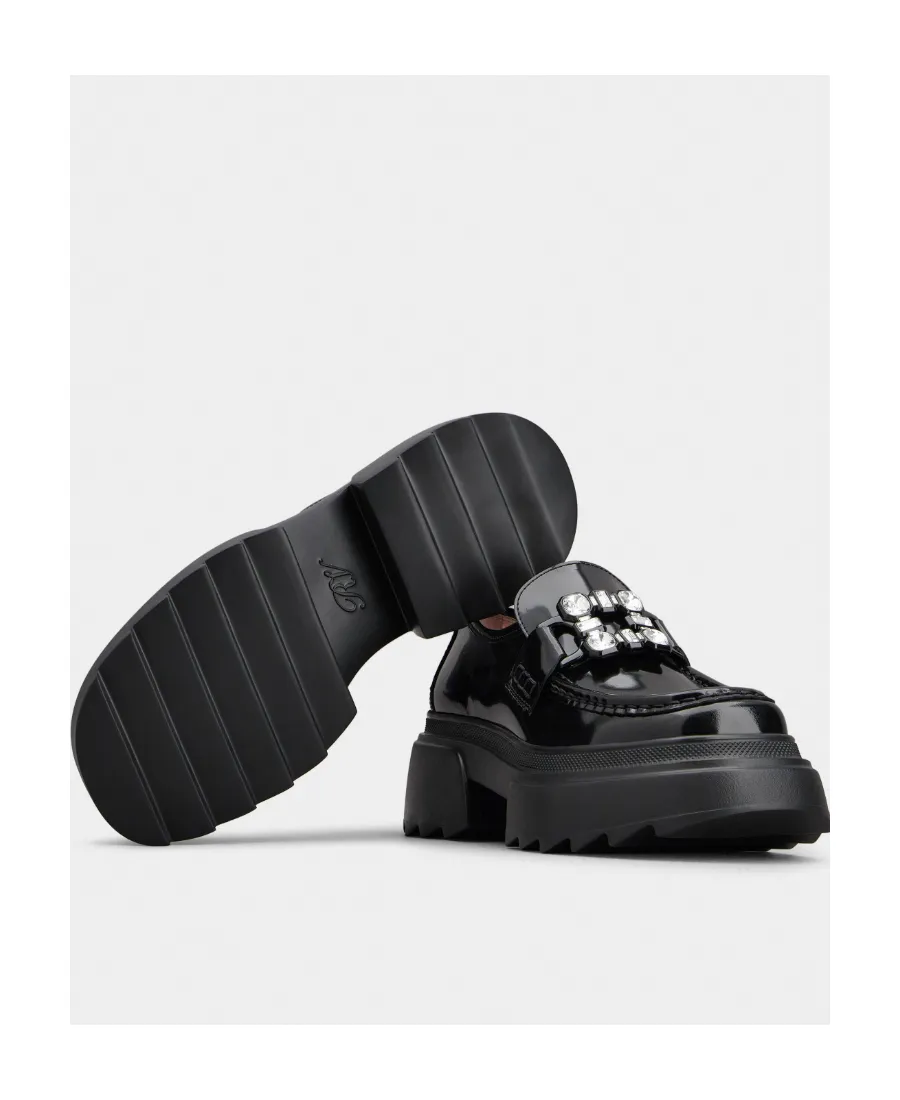 Wallaviv Buckle Embellished Loafers