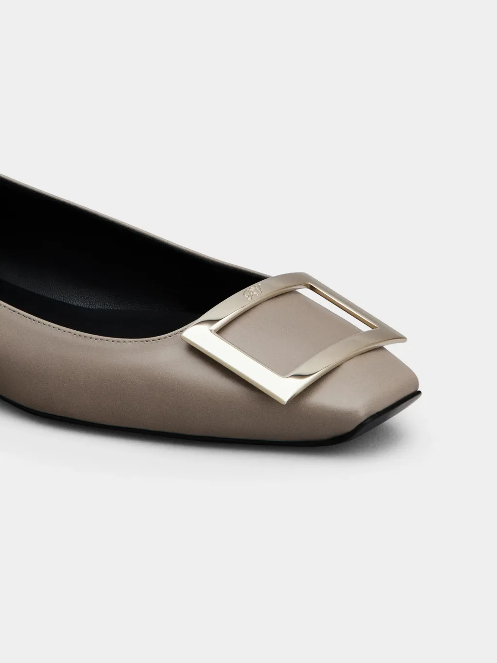 Trompette Buckle Ballerina Flats