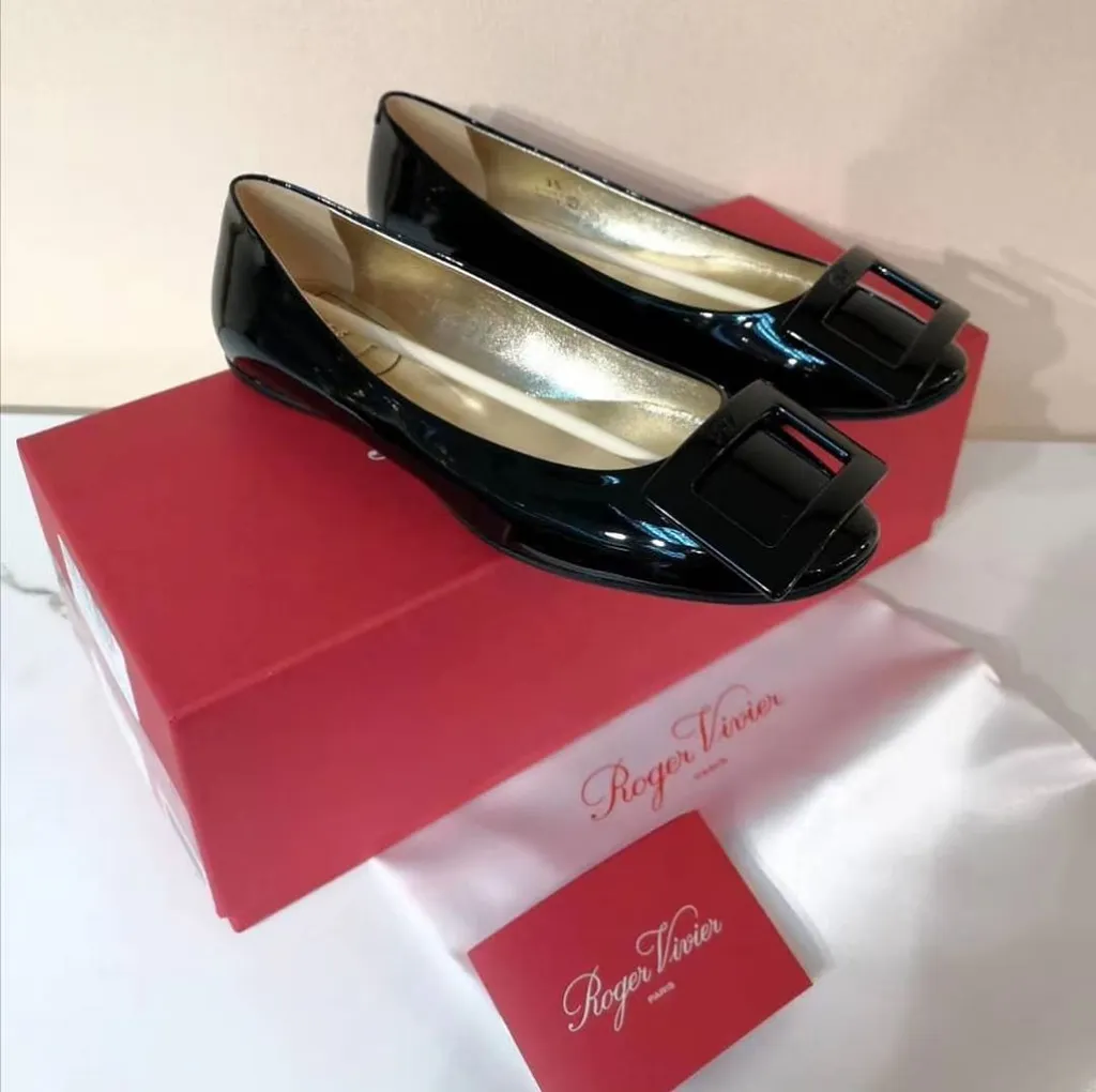 Shallow Flat Shoes