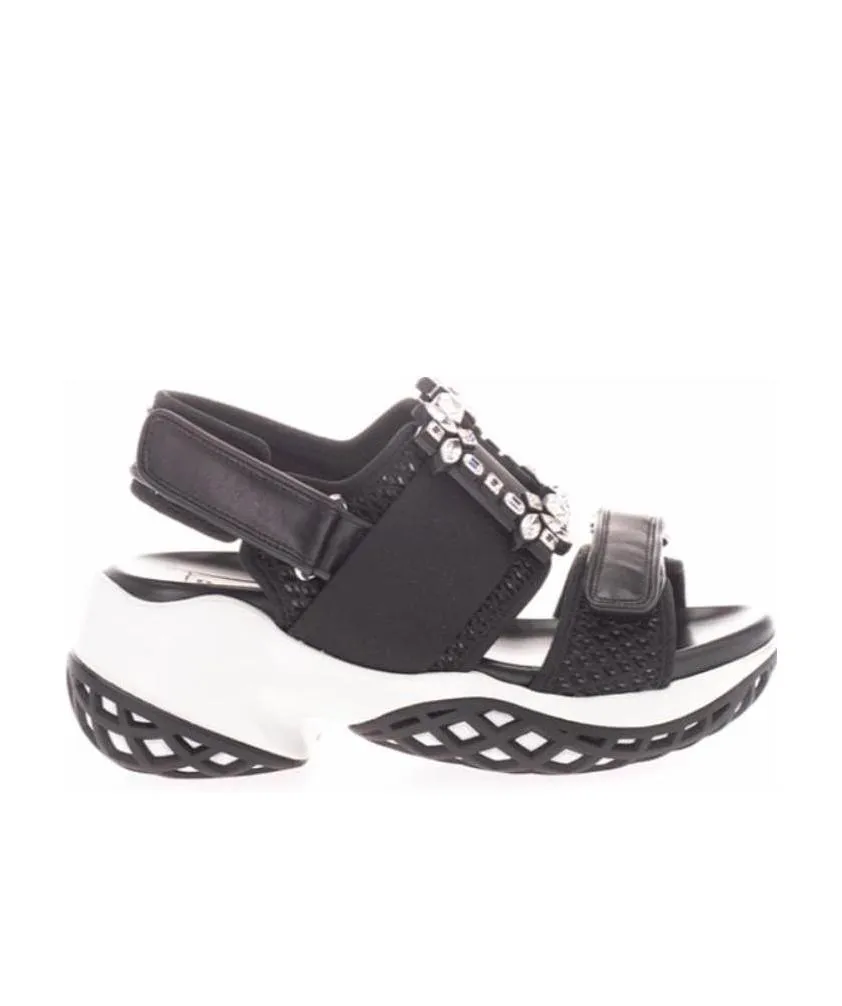 Viv' Run Diamond Button Sandals