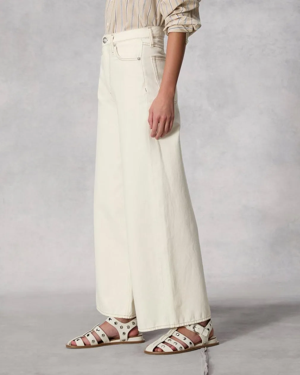 Wide-Leg Jeans