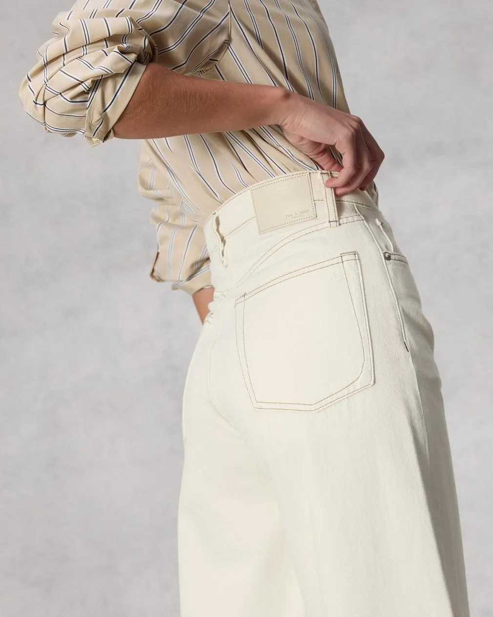 Wide-Leg Jeans