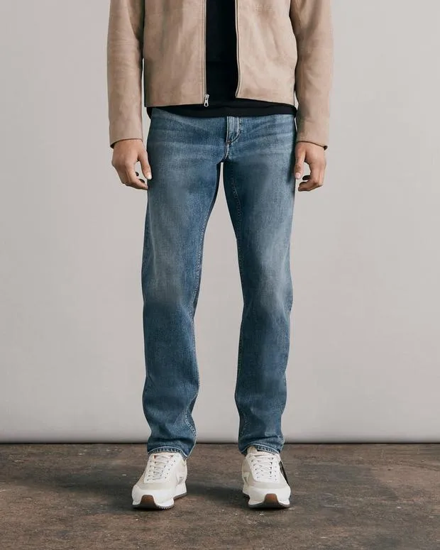 Belt-Loop Jeans