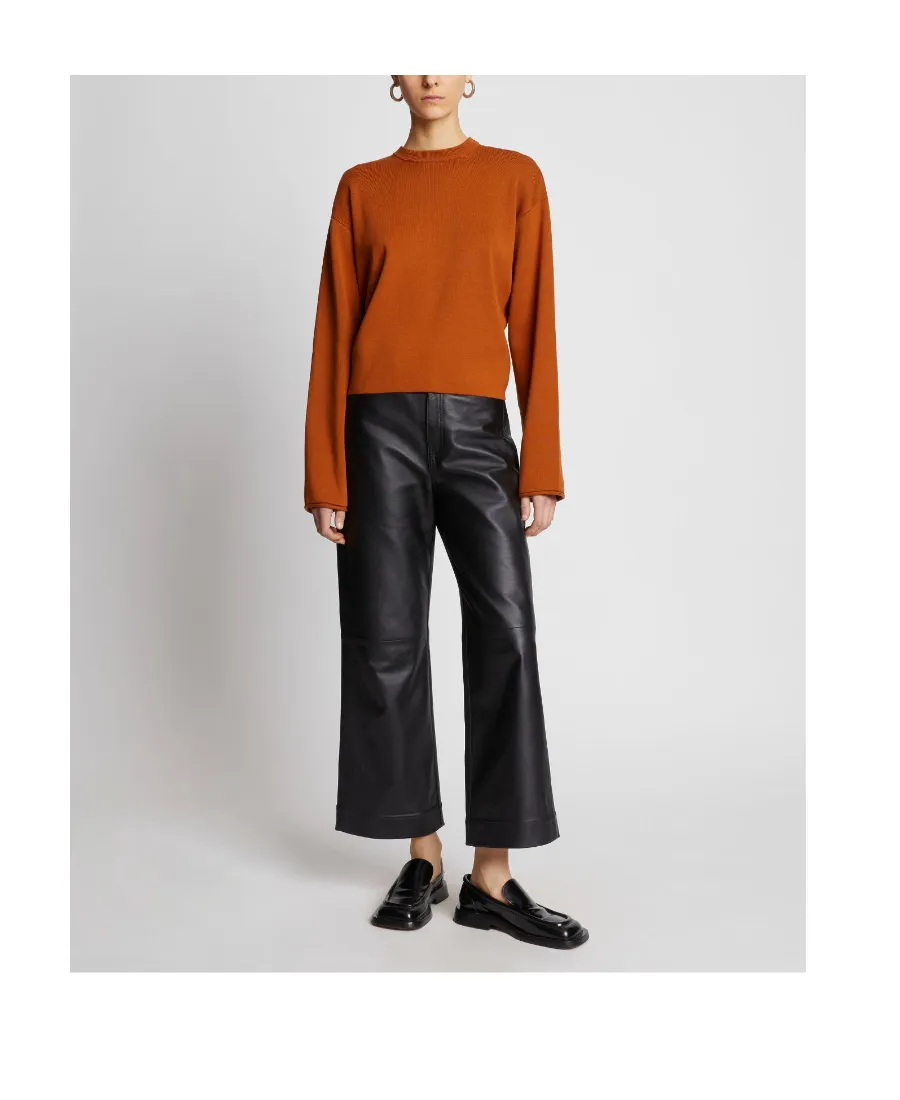 Long-Sleeved Sweater With Twisted Back