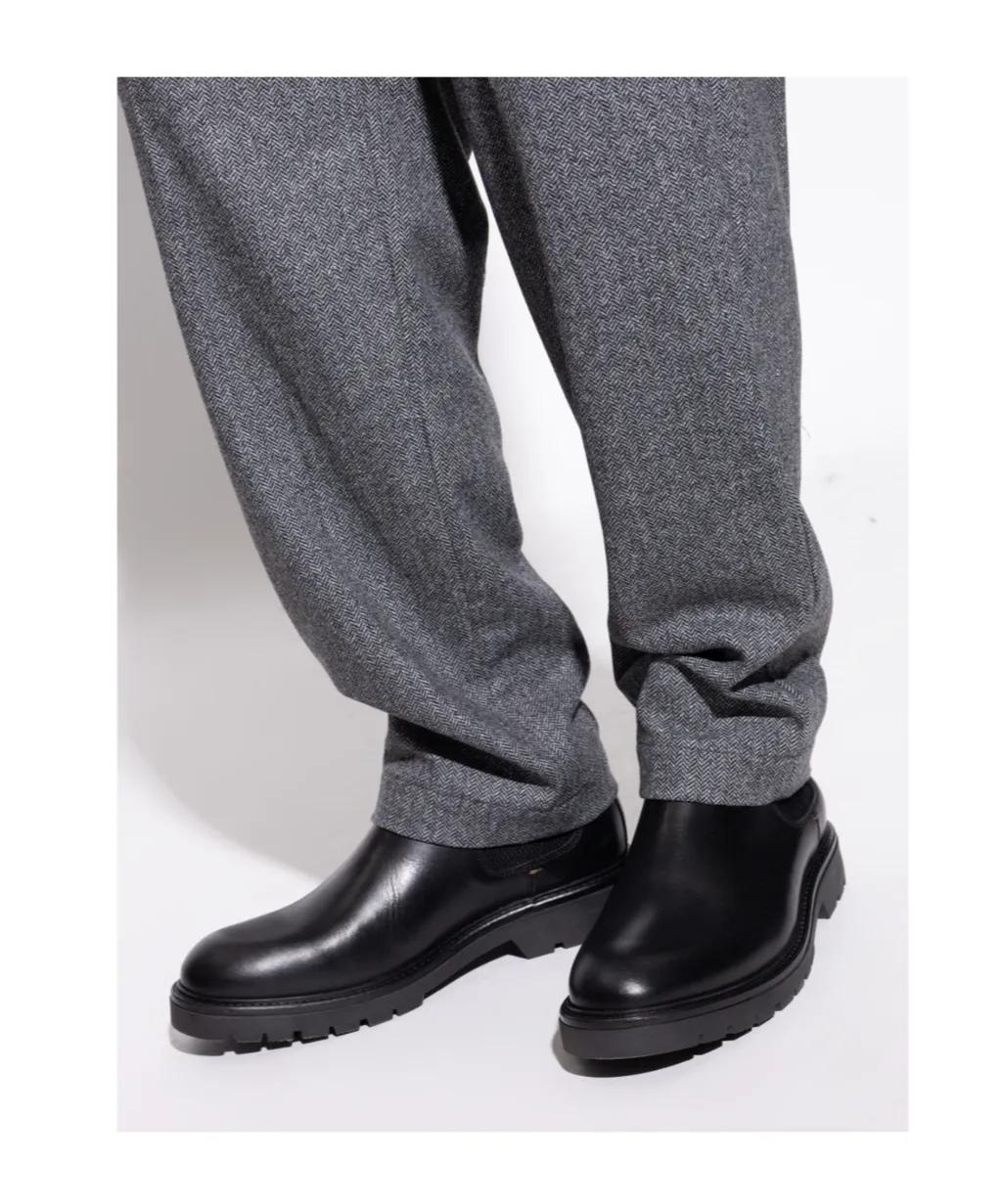 Round Toe Chelsea Boots