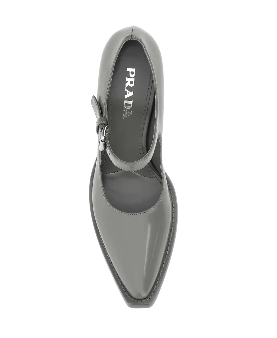 Logo Detailed Buckled Pumps