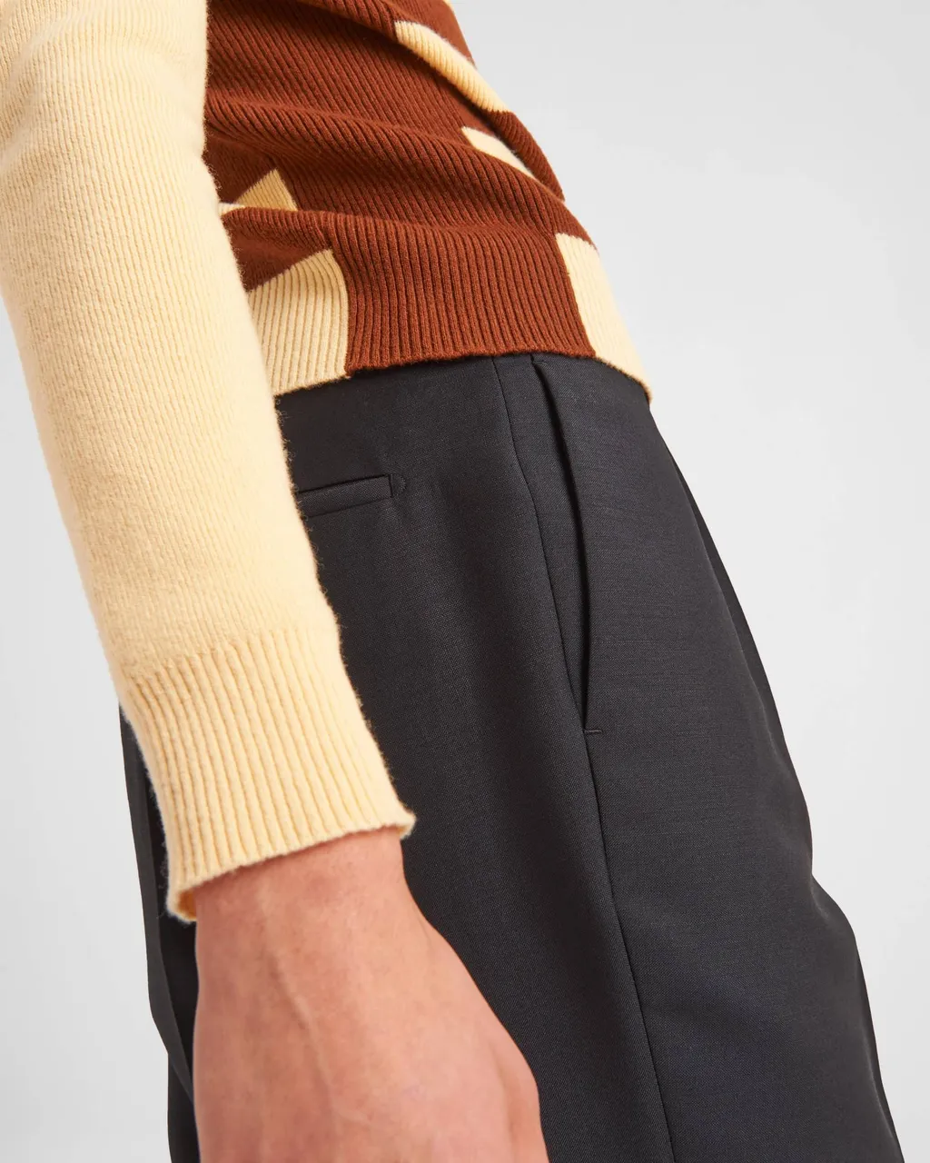 Mid-Rise Tailored Cropped Trousers