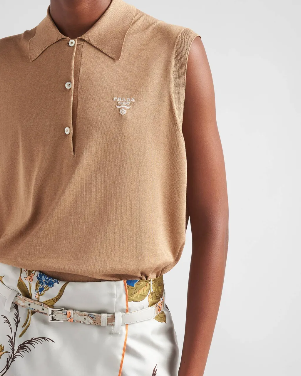 Sleeveless Knitted Polo Shirt