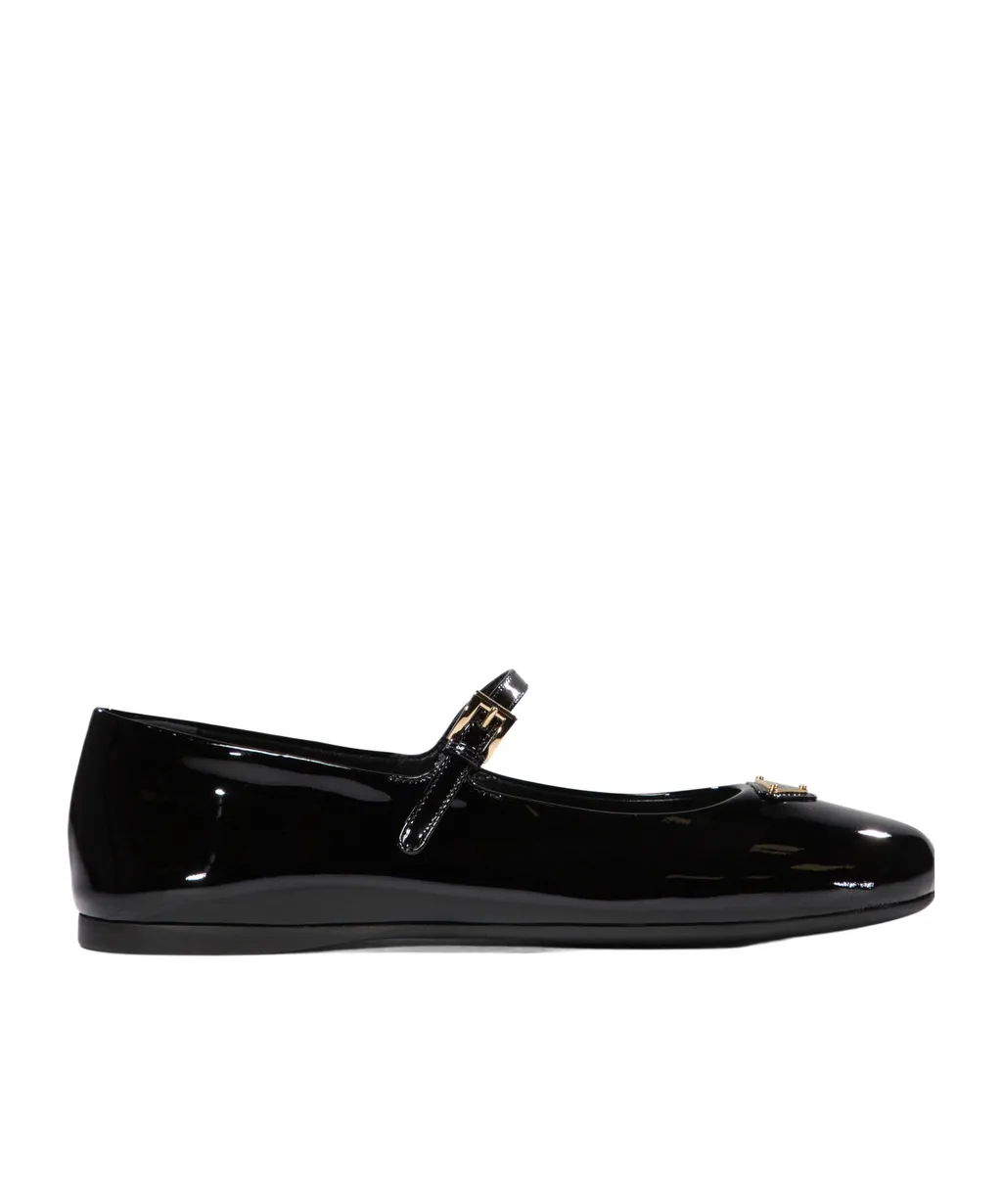 Triangle-Logo Round-Toe Ballerina Shoes
