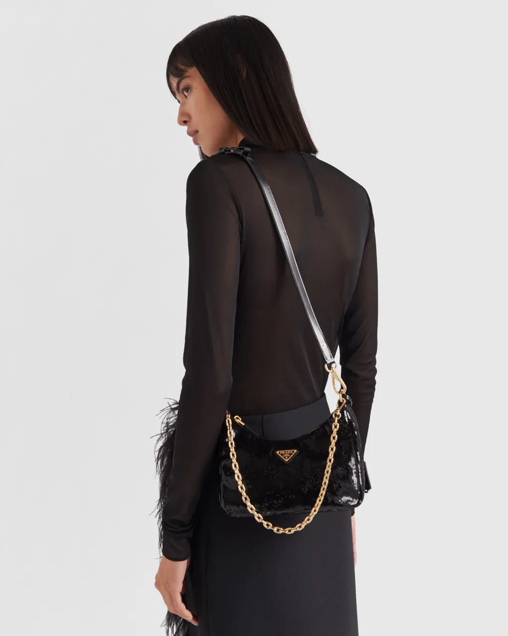 Re-Edition Zipped Chain-Linked Shoulder Bag