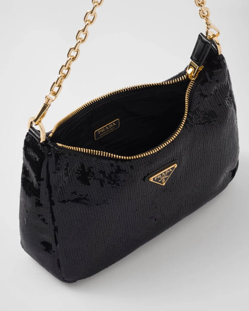 Re-Edition Zipped Chain-Linked Shoulder Bag