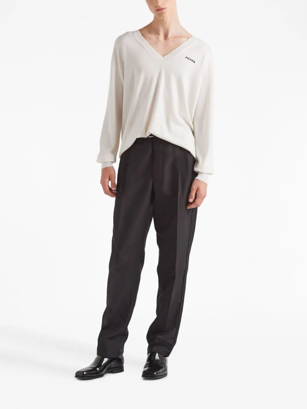 Long-Sleeved V-Neck Jumper