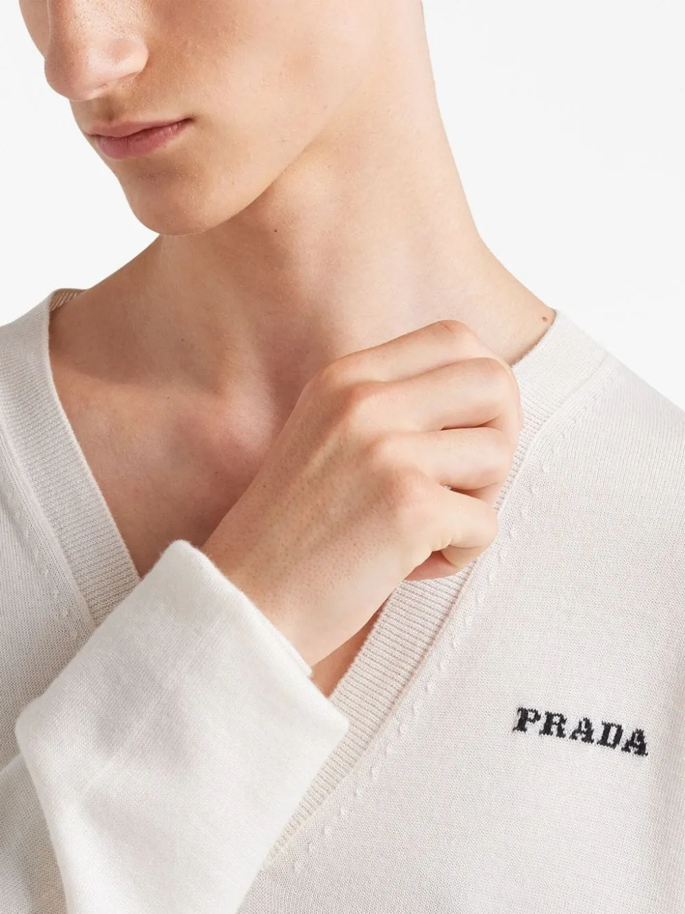 Long-Sleeved V-Neck Jumper