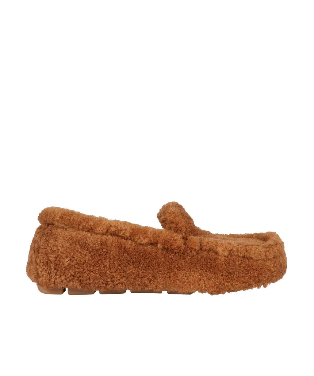 Logo Plaque Round Toe Loafers