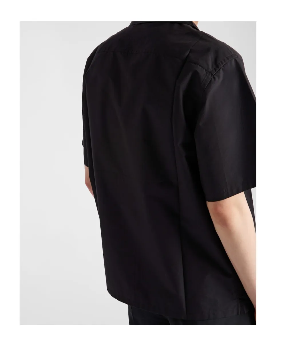 Short-Sleeved Buttoned Shirt