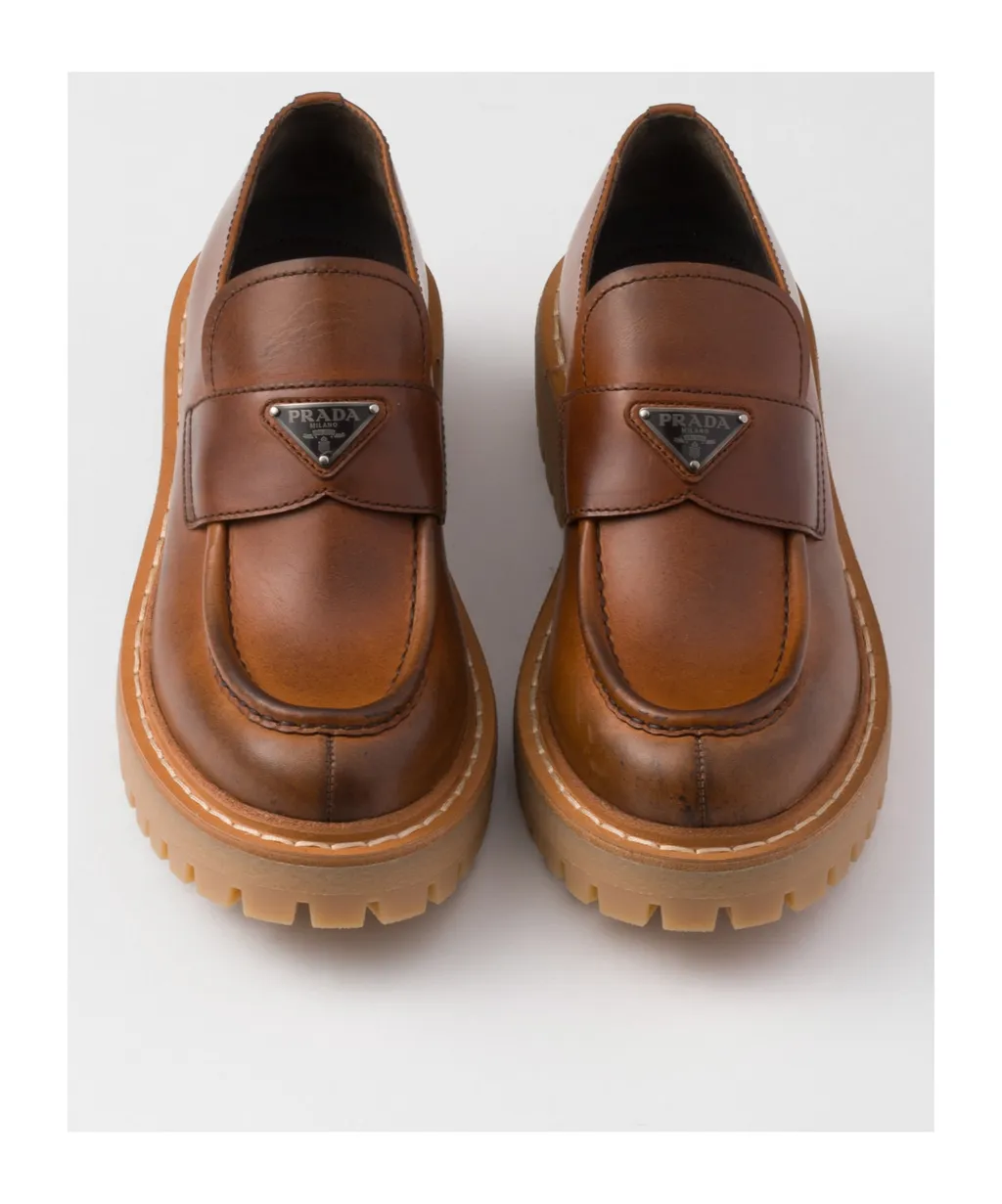 Triangle-Logo Loafers
