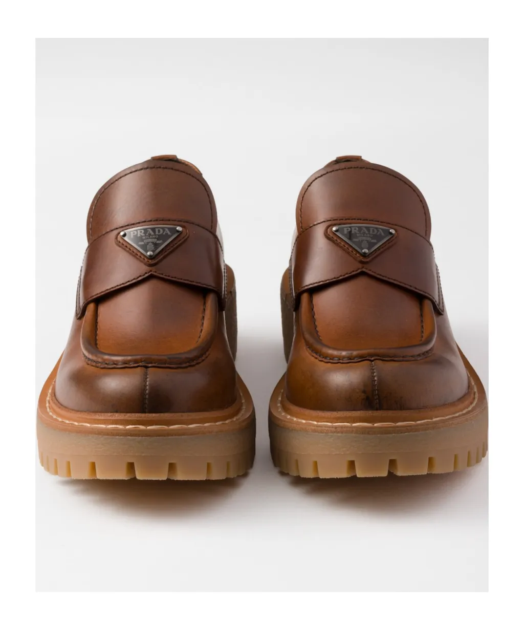 Triangle-Logo Loafers