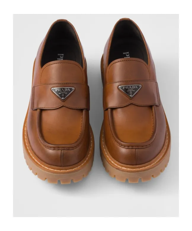 Triangle-Logo Loafers