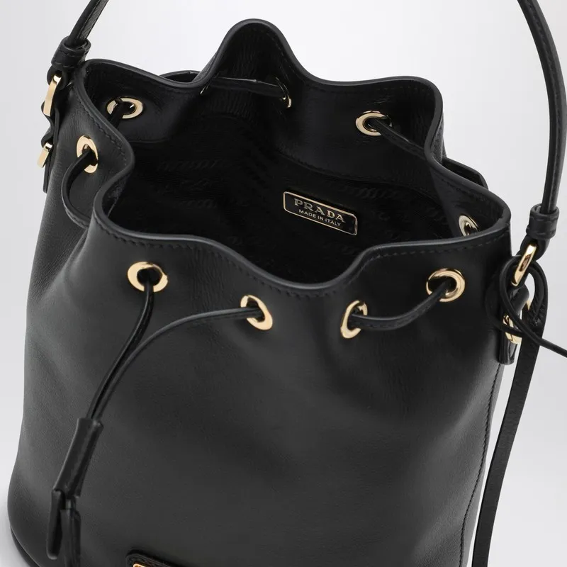 Re-Edition 1978 Logo Plaque Bucket Bag