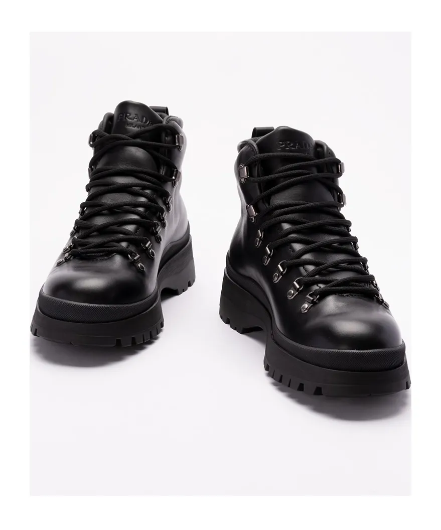 Logo Boots