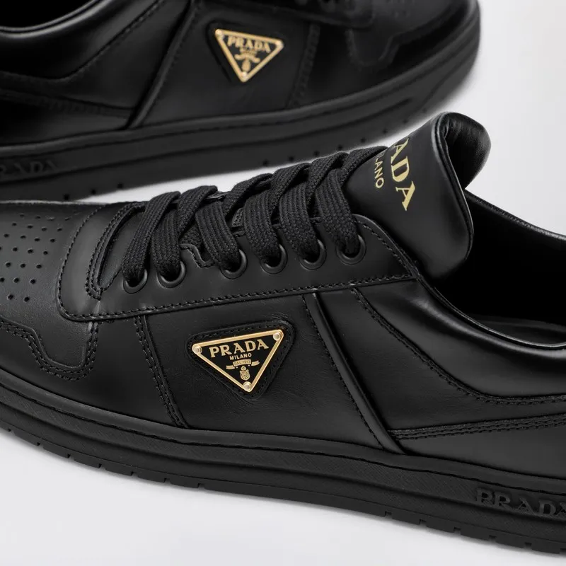 Downtown Round-Head Sneakers