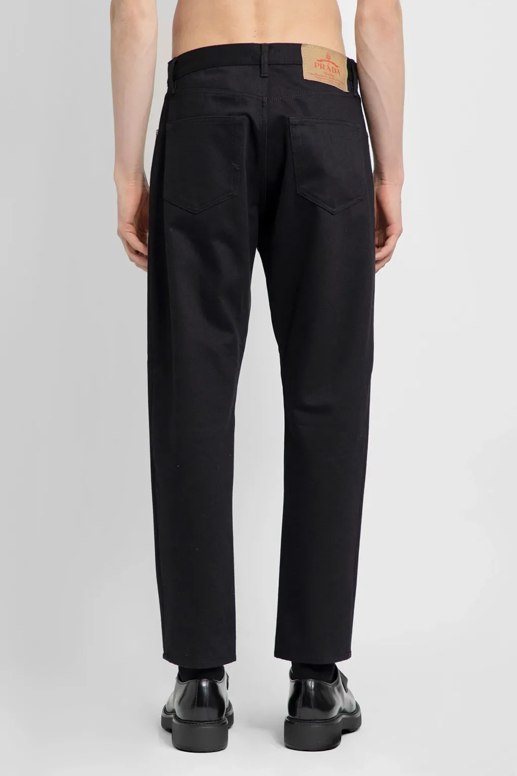 Logo-Patch Straight-Leg Jeans