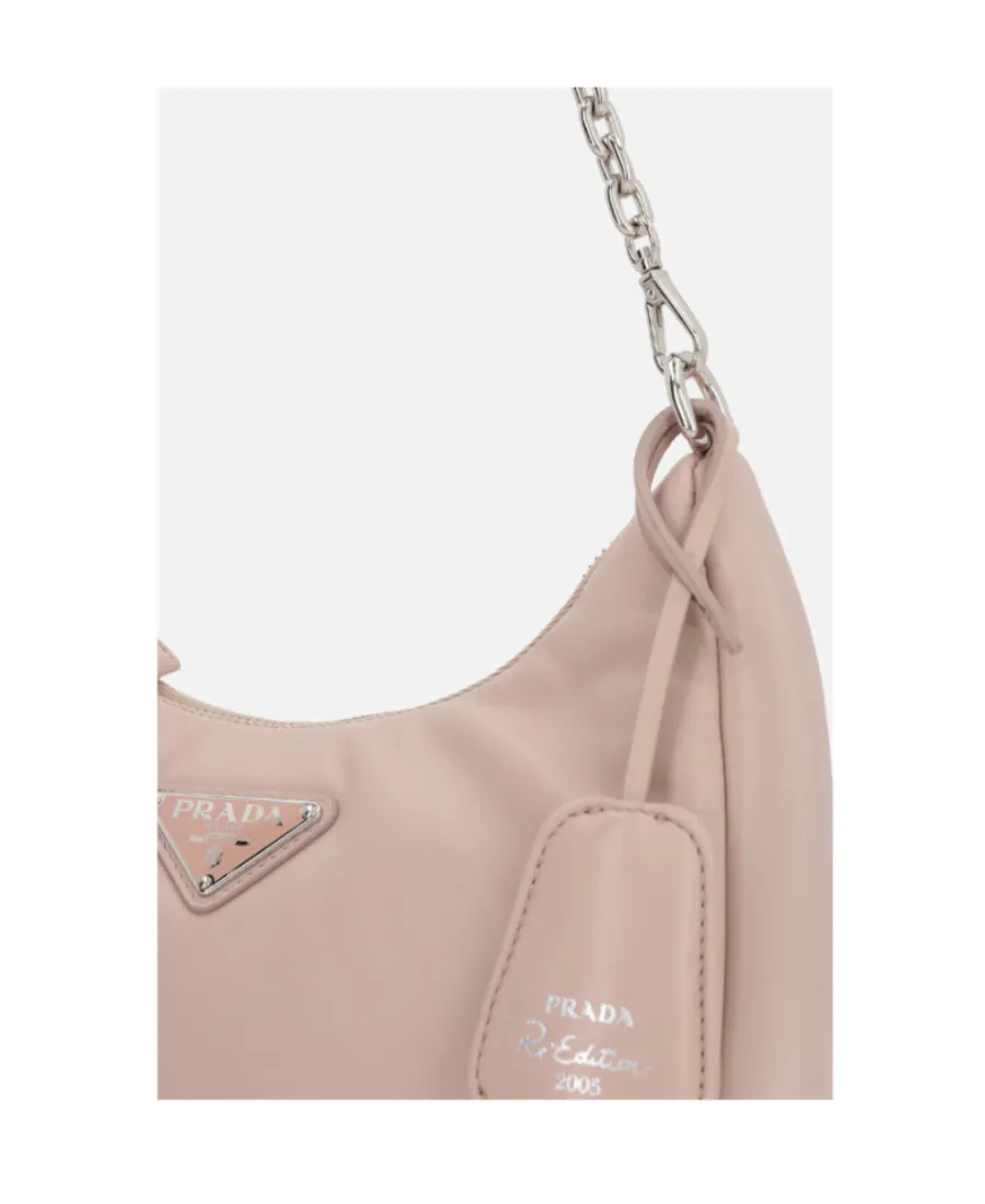 Logo Plaque Chain-Linked Shoulder Bag