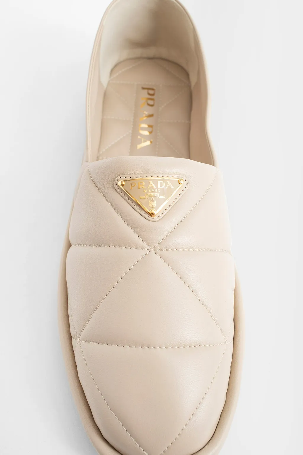 Logo Detail Flat Shoes