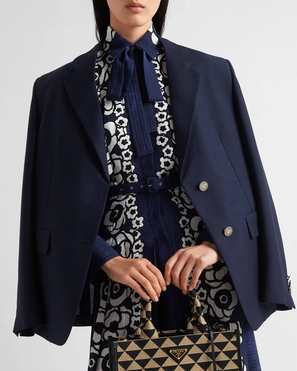 Single Breasted Long-Sleeved Blazer