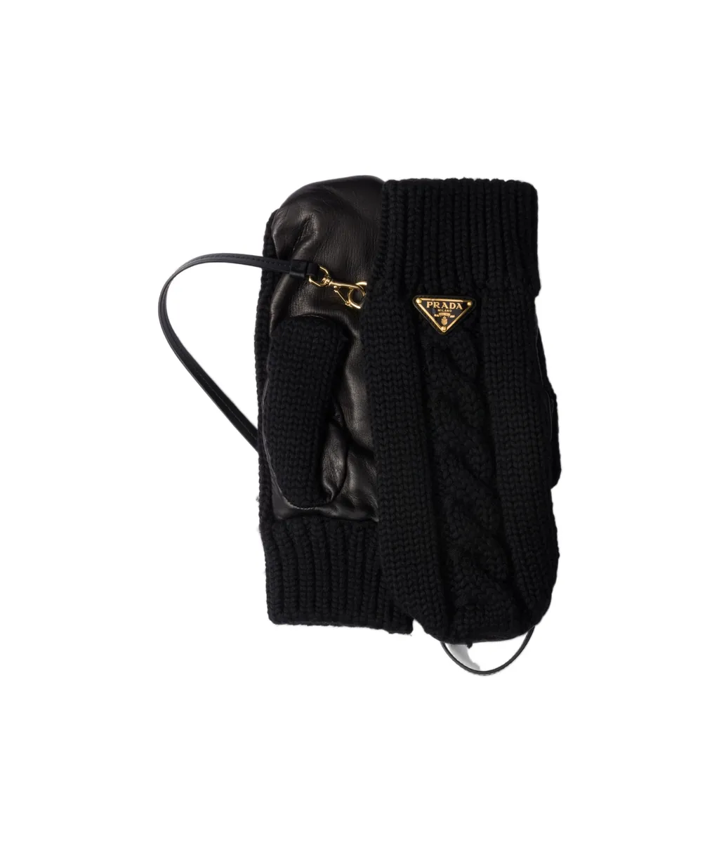 Triangle-Logo Gloves