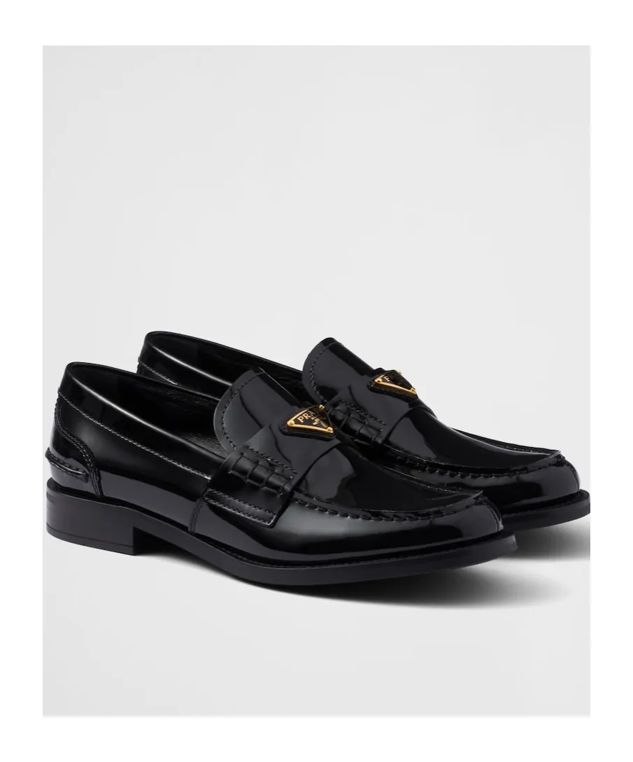 Triangle-Logo Moccasins