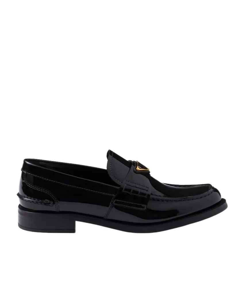 Triangle-Logo Moccasins