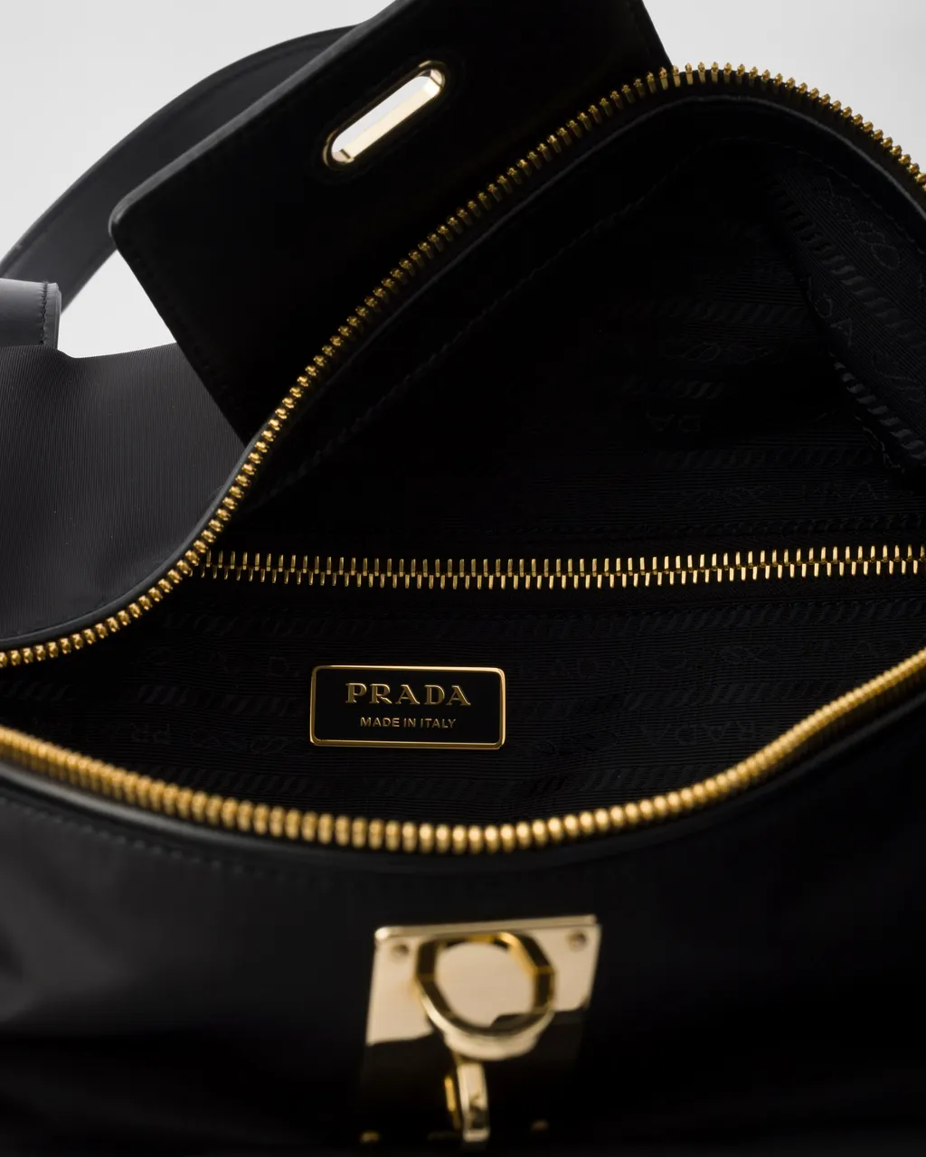 Triangle-Logo Zipped Large Luggage