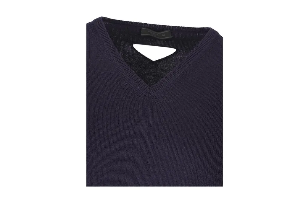 V-Neck Knitted Cropped Sweater
