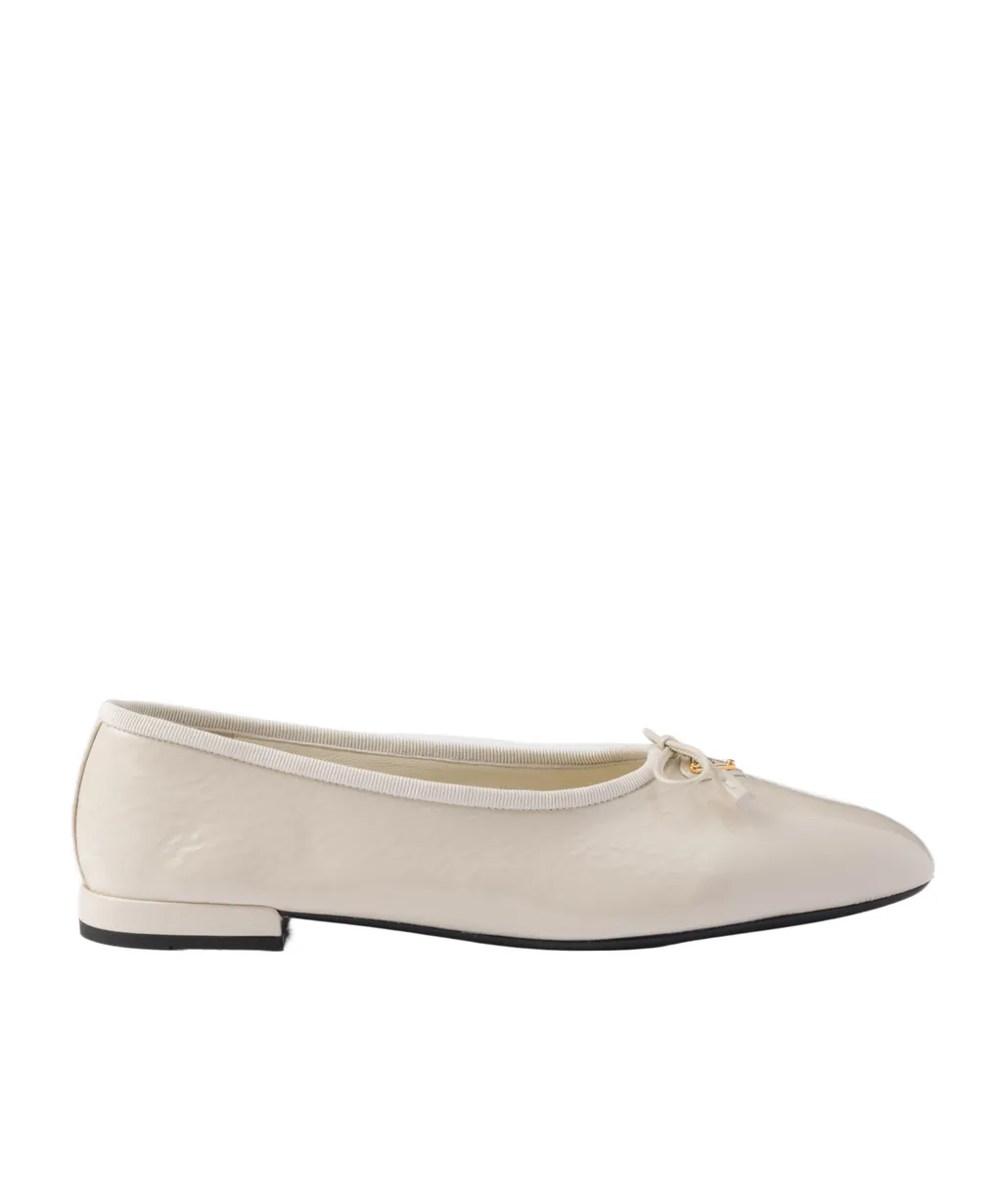 Logo Plaque Almond Toe Ballerina Shoes