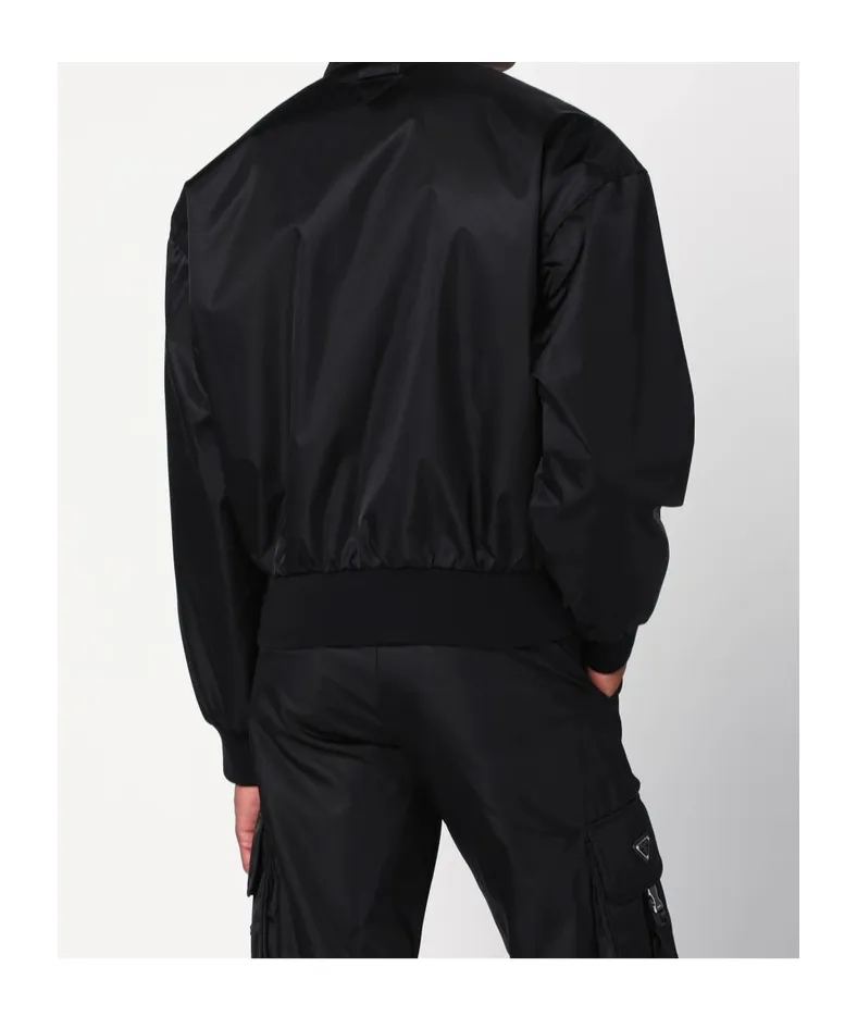 Long-Sleeved Zipped Jacket