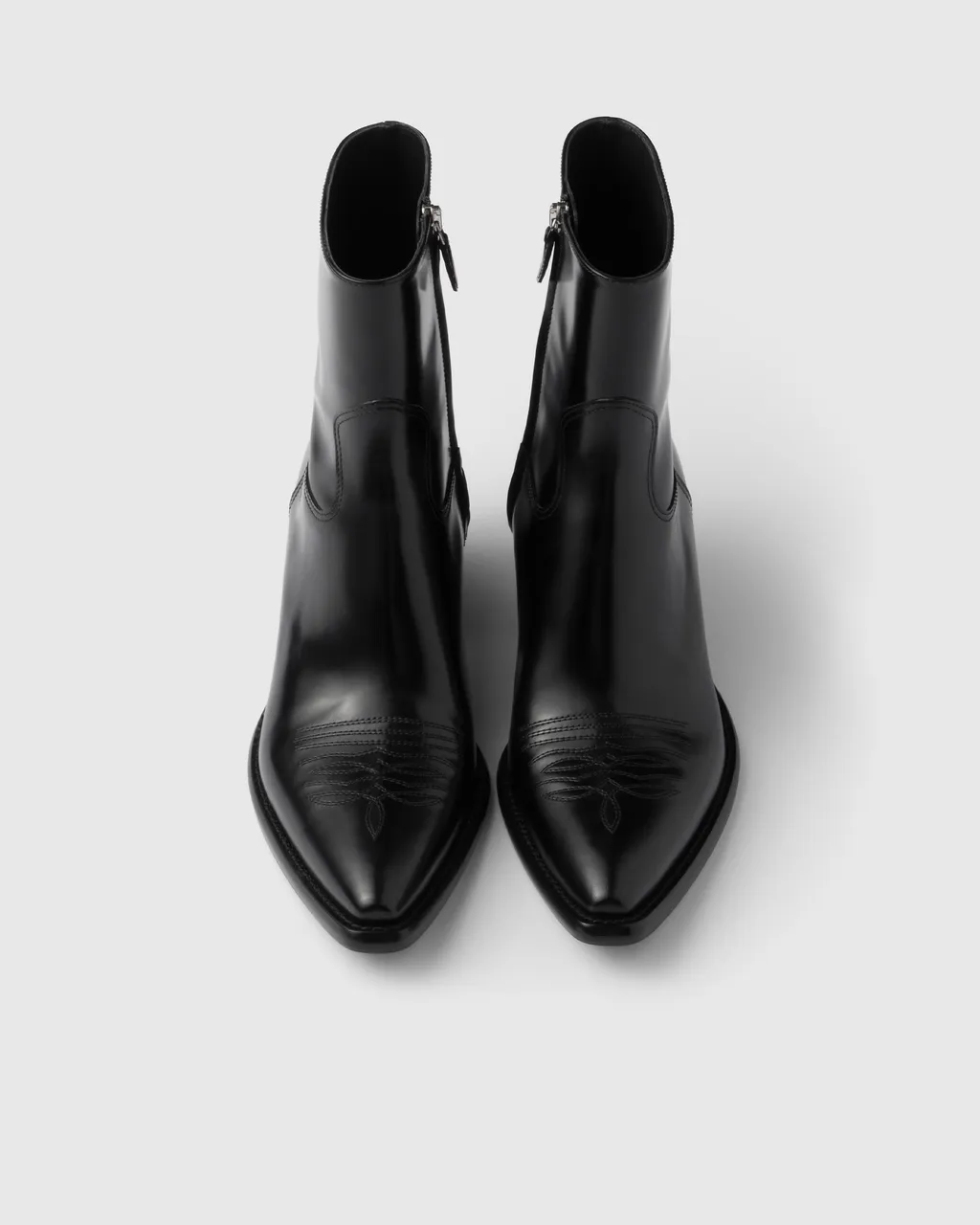Logo Detailed Pointed Toe Boots