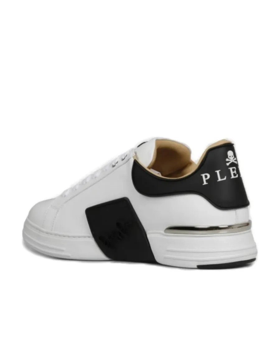 Logo Plaque Low-Top Sneakers