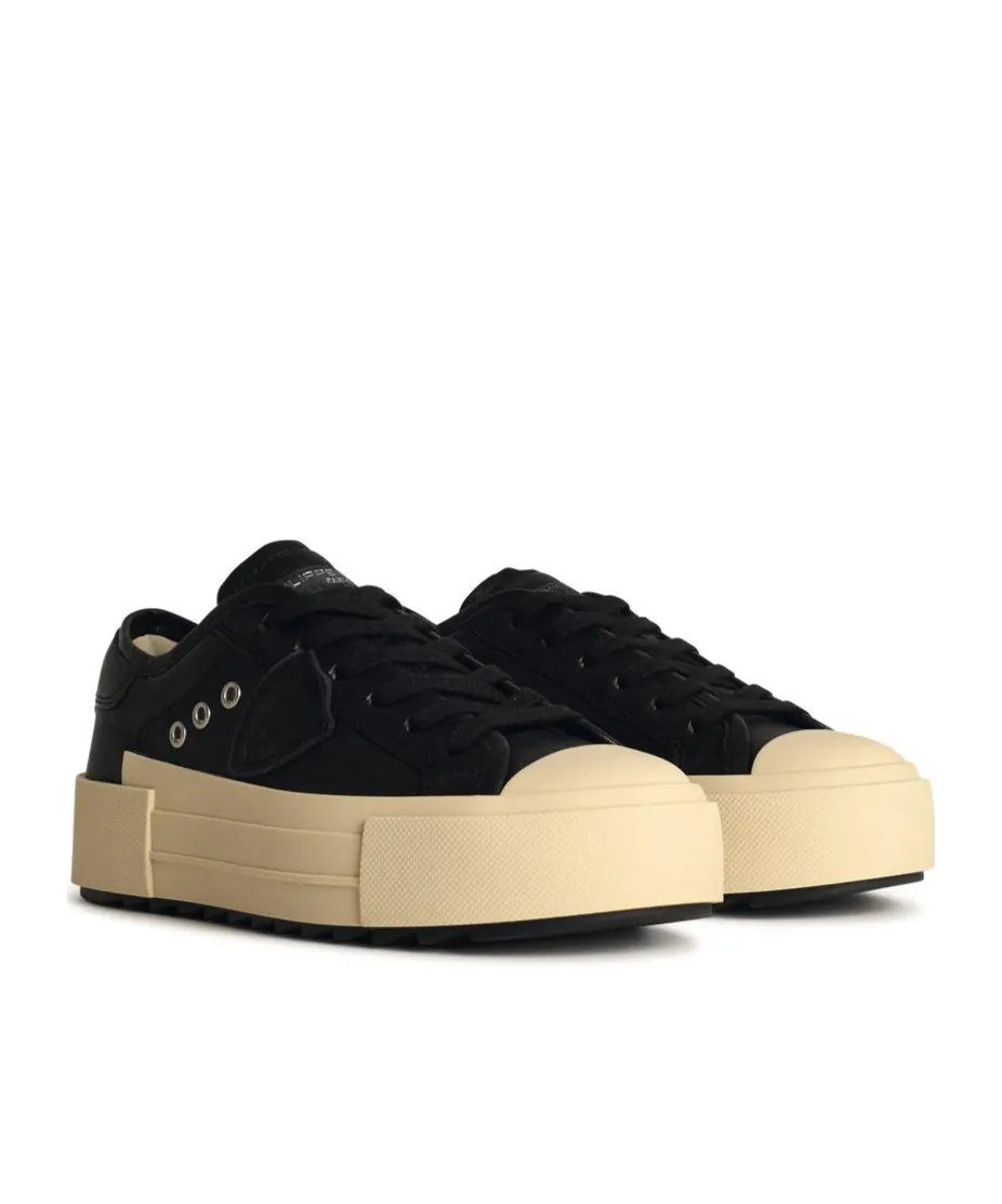 Haute Low-Top Sneakers