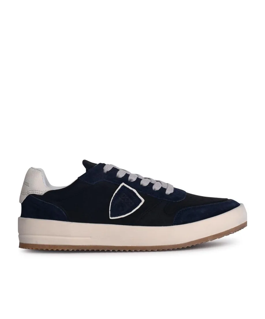 Nice Low-Top Sneakers